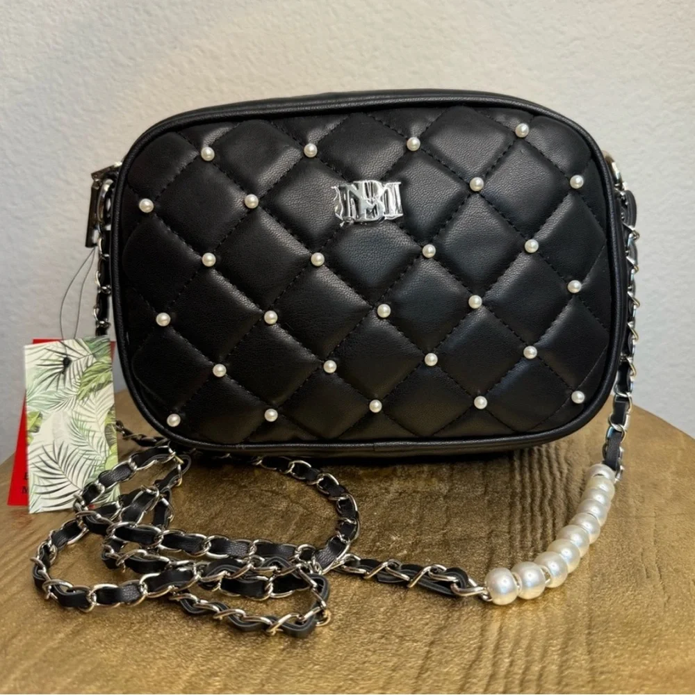 Badgley Mischka black quilted, pearls, crossbody vegan leather bag, NWT - Picture 3 of 12